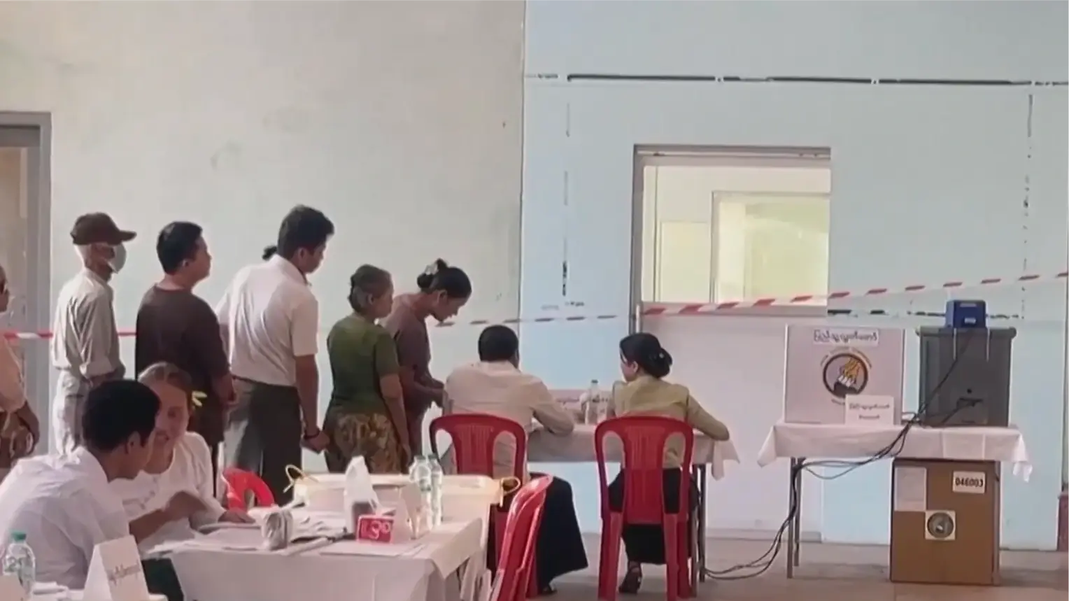 Myanmar: Đảng USDP dẫn đầu vòng bầu cử đầu tiên